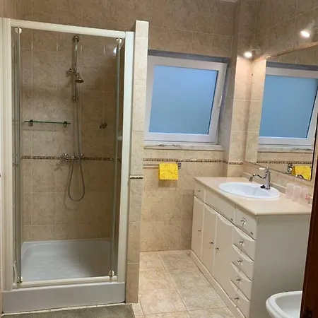 Carcavelos Beira Luxury Suites Guest house *